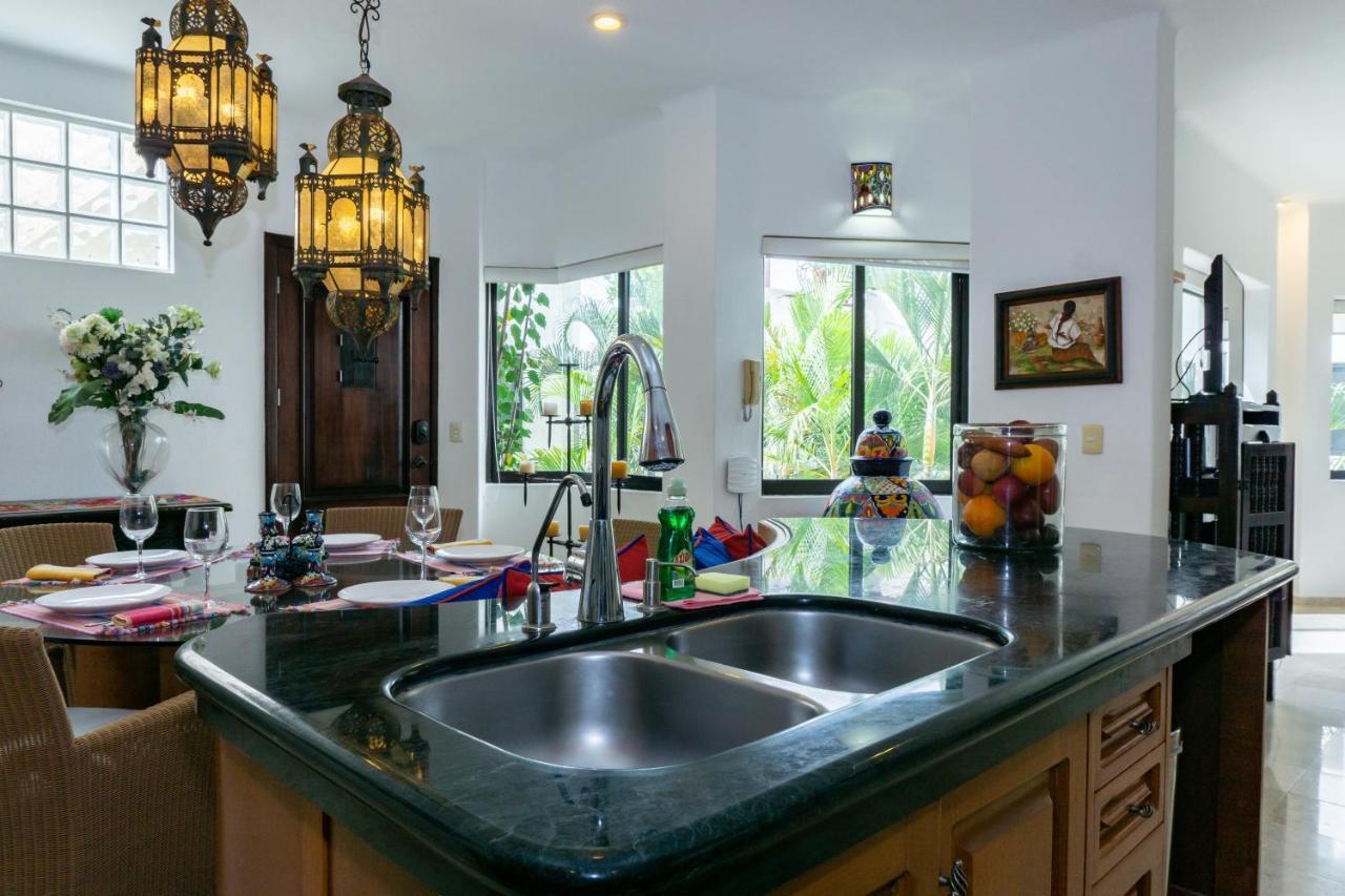 Royal Palms 8